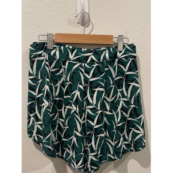 URBAN OUTFITTERS Tabby Tulip Tie Green White Shorts - Picture 5 of 5